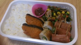 お弁当見せてください