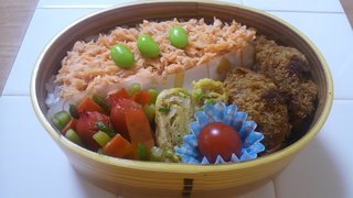 お弁当見せてください