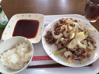 ダラ奥の昼食なに?