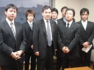 与沢翼って何者なんですか？