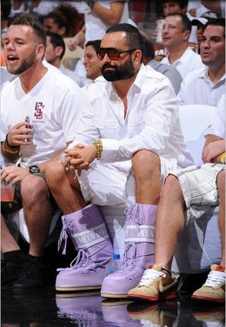 このブーツはナシですか？