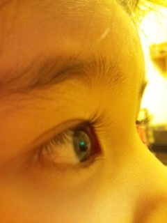 お目目くりんくりんで睫毛くるんくるんなお子様