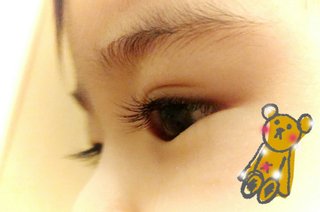お目目くりんくりんで睫毛くるんくるんなお子様