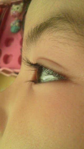 お目目くりんくりんで睫毛くるんくるんなお子様