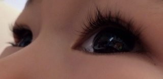 お目目くりんくりんで睫毛くるんくるんなお子様