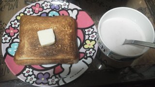 ダラ奥の昼食なに?