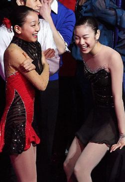 キムヨナって安藤美姫の表彰台上ったの？