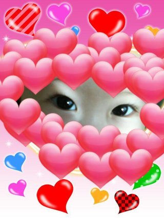 お目目くりんくりんで睫毛くるんくるんなお子様