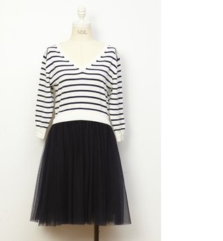 今流行りのチュールスカート