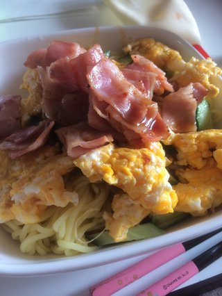 ダラ奥の昼食なに?
