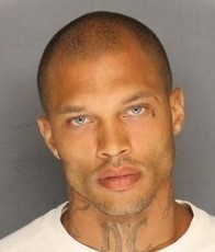 【米国発！Breaking News】犯罪者の超イケメンなマグショットに、全米女性が大騒ぎ