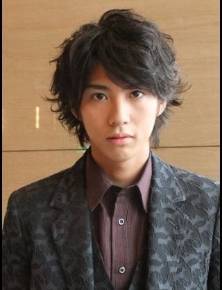 朝ドラの「兄やん」こと賀来賢人　歌手・本田しおりと同棲か