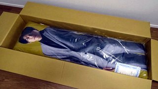     内田篤人の抱きまくらが人気沸騰！ 当選者男性「フカフカして抱き心地は最高です」 