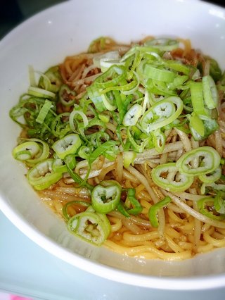 ダラ奥の昼食なに?