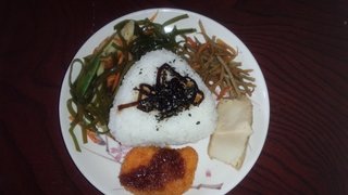 ダラ奥の昼食なに?