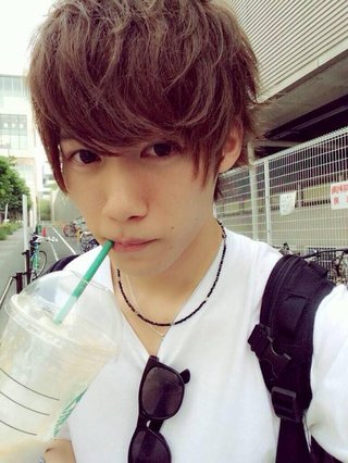 人気の男子読モに「壁ドン」「頭ぽんぽん」をしてもらえる海外ツアー