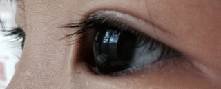 お目目くりんくりんで睫毛くるんくるんなお子様