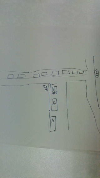 Ｔ字路で左折待ち、前には右折待ちの車