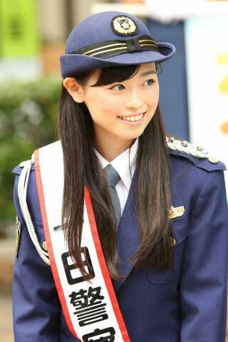 橋本環奈と福原遥、みんなはどっちが可愛いと