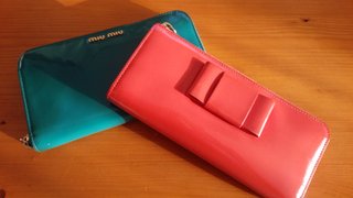 皆さんの財布見せてください。