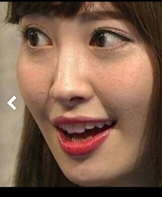 こじはるってめっちゃ肌汚くない？