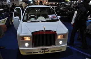 【東京オートサロン】校長先生の軽自動車をロールスロイスに変身…NATS