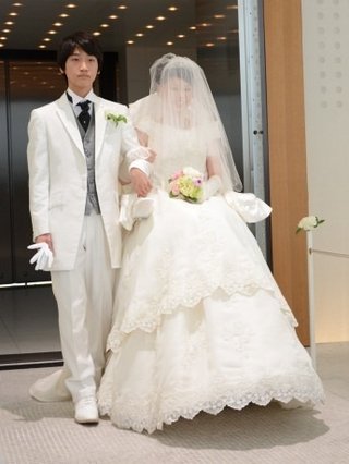 関西初「車いす一体化ウエディングドレス」－南港のハイアット　／大阪 
