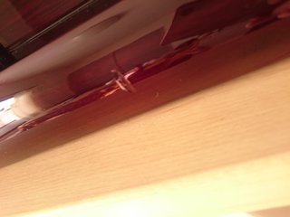 お雛様の台に傷