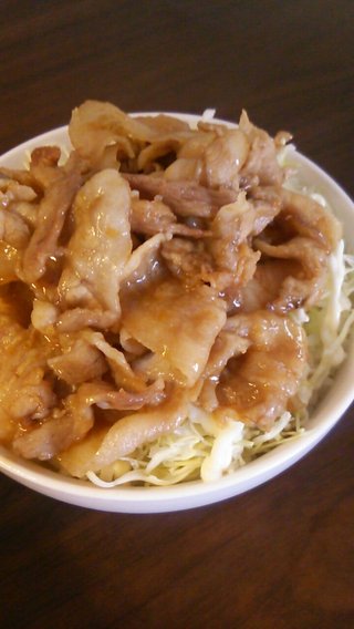 ダラ奥の昼食なに?