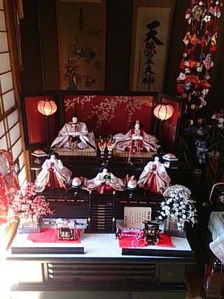 ●●お雛様飾ったらペタして下さい！●●