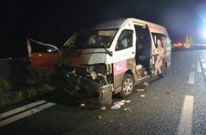 桜塚やっくんの事故車の写真に何か映ってる(;´д｀)