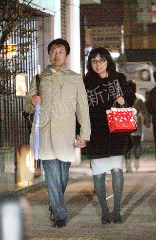 【不倫】中川昭一・元財務相の未亡人、中川郁子農水政務官が門衆院議員とディープキス