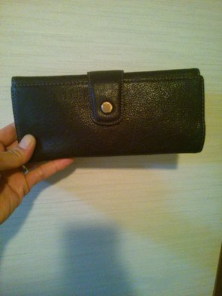 皆さんの財布見せてください。