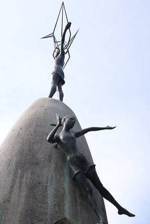 ラッスンゴレライは原爆の｢落寸号令雷｣を意味？