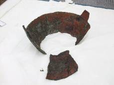 佐川急便、国指定重要文化財「赤漆塗木鉢」を真っ二つに