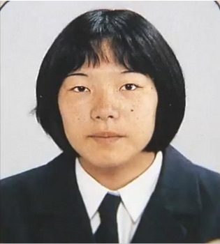 乳児の遺体を押し入れに遺棄　女を逮捕