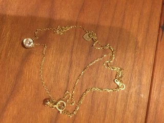 里帰りから帰宅したんですが知らないネックレスがありました