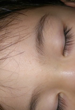 お目目くりんくりんで睫毛くるんくるんなお子様