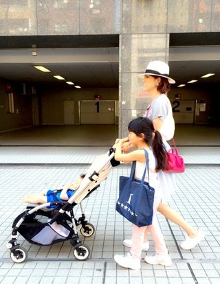 hitomiの娘かわいそうだよ(T_T)