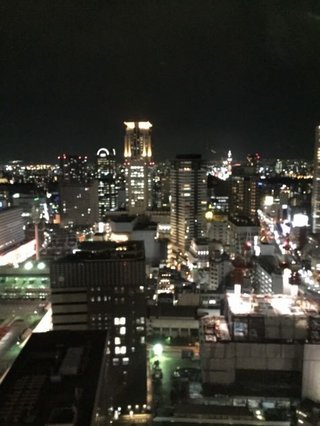 部屋から都会の夜景見える方