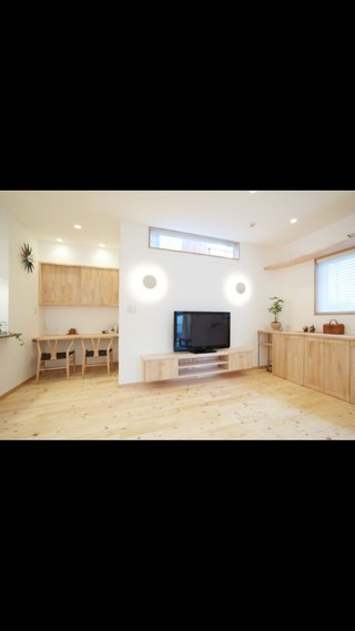 リビングに学習机置いてる人