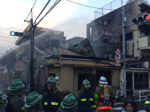 【動画】 ネットで生配信中にオイルマッチで火事発生