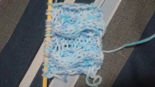 棒編みの三つ編みみたいな模様