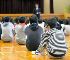 住宅火災 子ども３人と女性１人が重体  宮崎