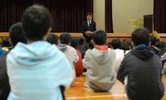 住宅火災 子ども３人と女性１人が重体  宮崎