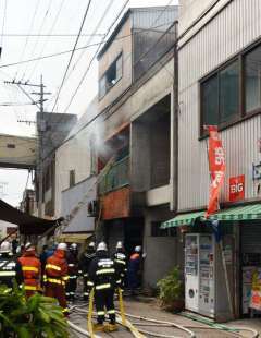 住宅火災 子ども３人と女性１人が重体  宮崎