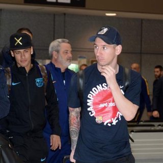 メッシ、リバープレートサポにつば吐きかけられた