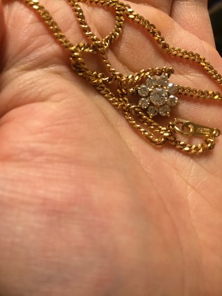 このネックレスいくらなら買いますか？