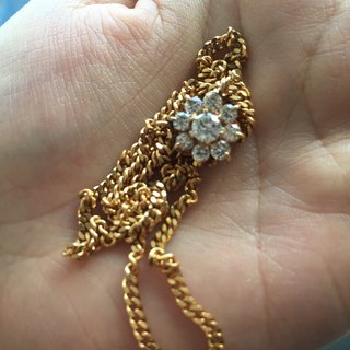 このネックレスいくらなら買いますか？