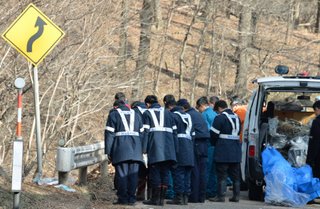 長野・軽井沢でスキーバスが転落 多数死傷者